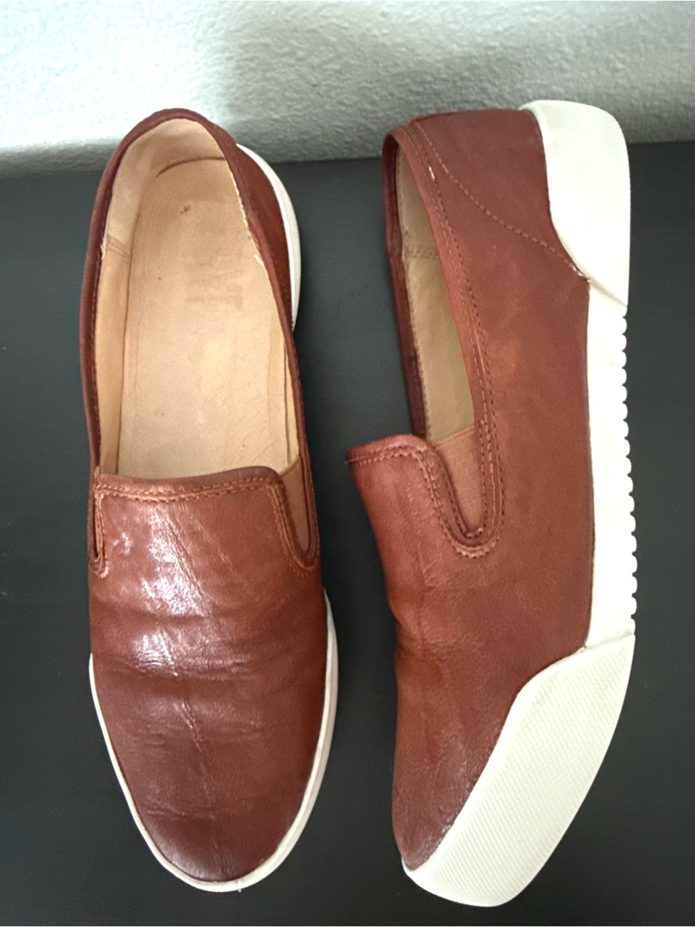 EUC Frye Women’s Mia Slip On Cognac Leather Sneakers